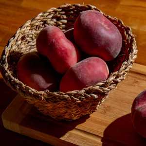 خرید نهال هلو انجیری خونی